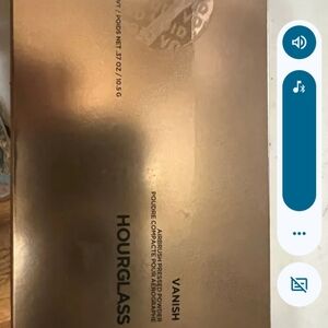 Hourglass Vanish Airbrush Powder in Gold